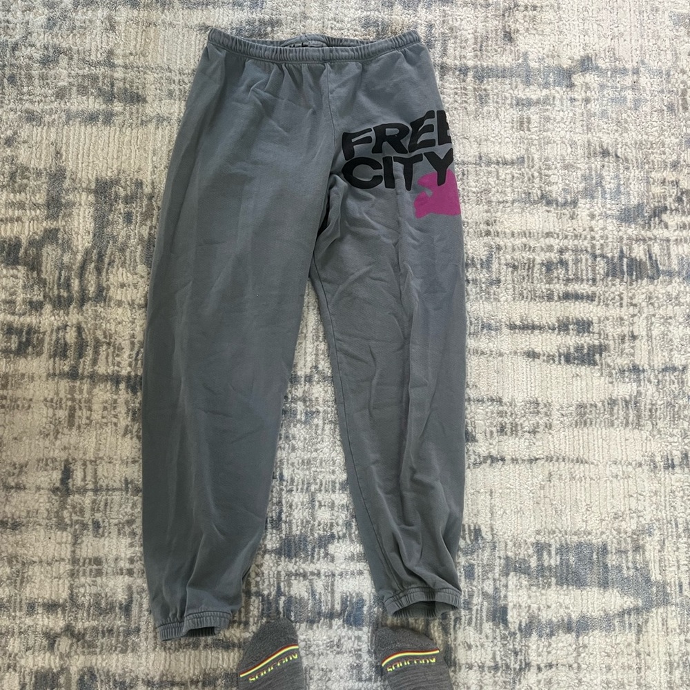 Free city sweats size small